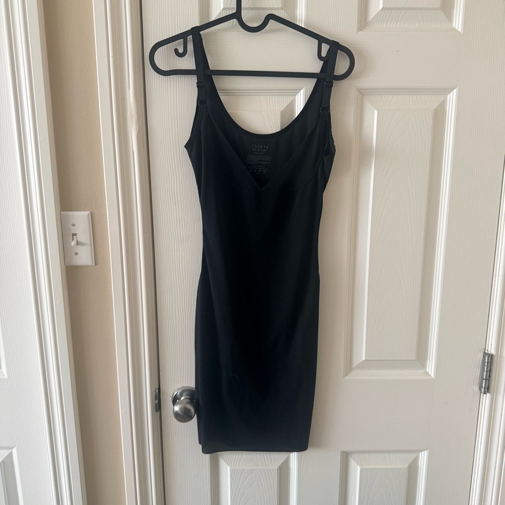 Assets Red Hot Label SPANX Feather Weight Full Slip Bodysuit Shaper Black Medium